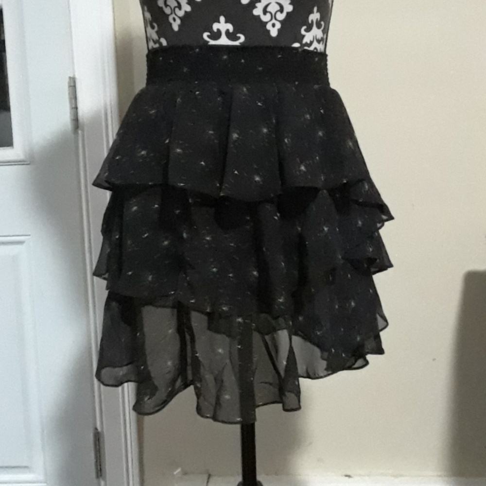 Black floral skirt. Size M.